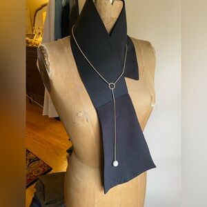 Elegant Gold Tone Necklace with Large Faux Pearl